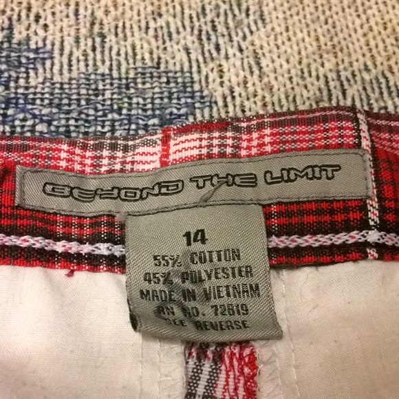 Red casual shorts - Picture 3 of 3